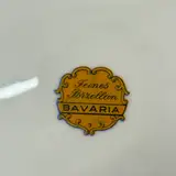 ვარდისფერი ფაიფურის თეფში ყვავილების ორნამენტით — thumbnail 5