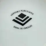 ვარდისფერი ყვავილებით მორთული კერამიკის ჭურჭელი — thumbnail 4